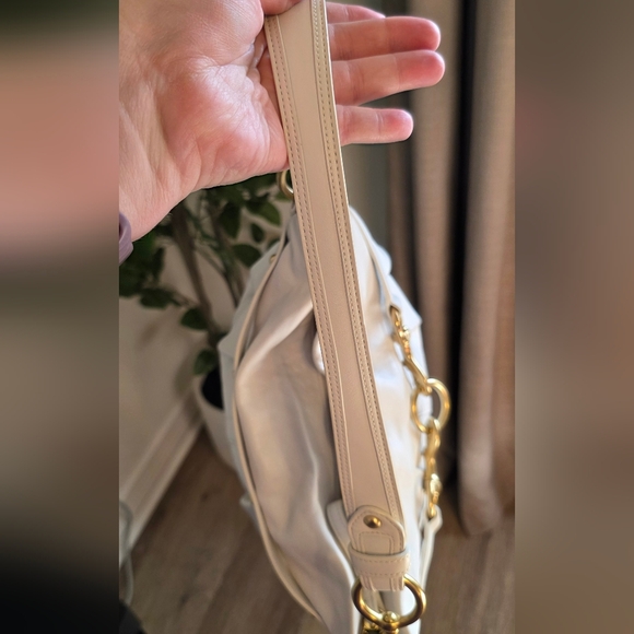 Coach Hampton White Leather 8B15 - Picture 6 of 8